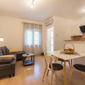 Apartment Piccola Pineta, Pula