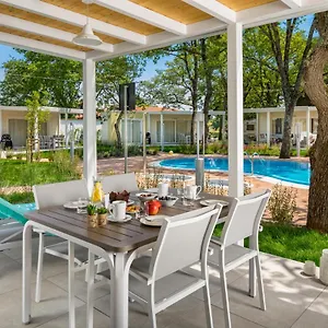 Aldeamento Turístico Ulika Mobile Homes - Naturist, Červar-Porat