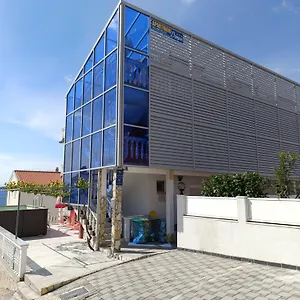 https://apartments-damjan.hotels-in-trogir.com