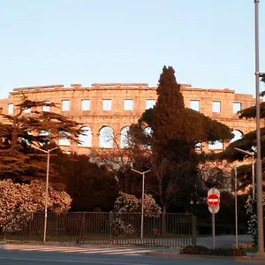 Apartment In Center, Pula